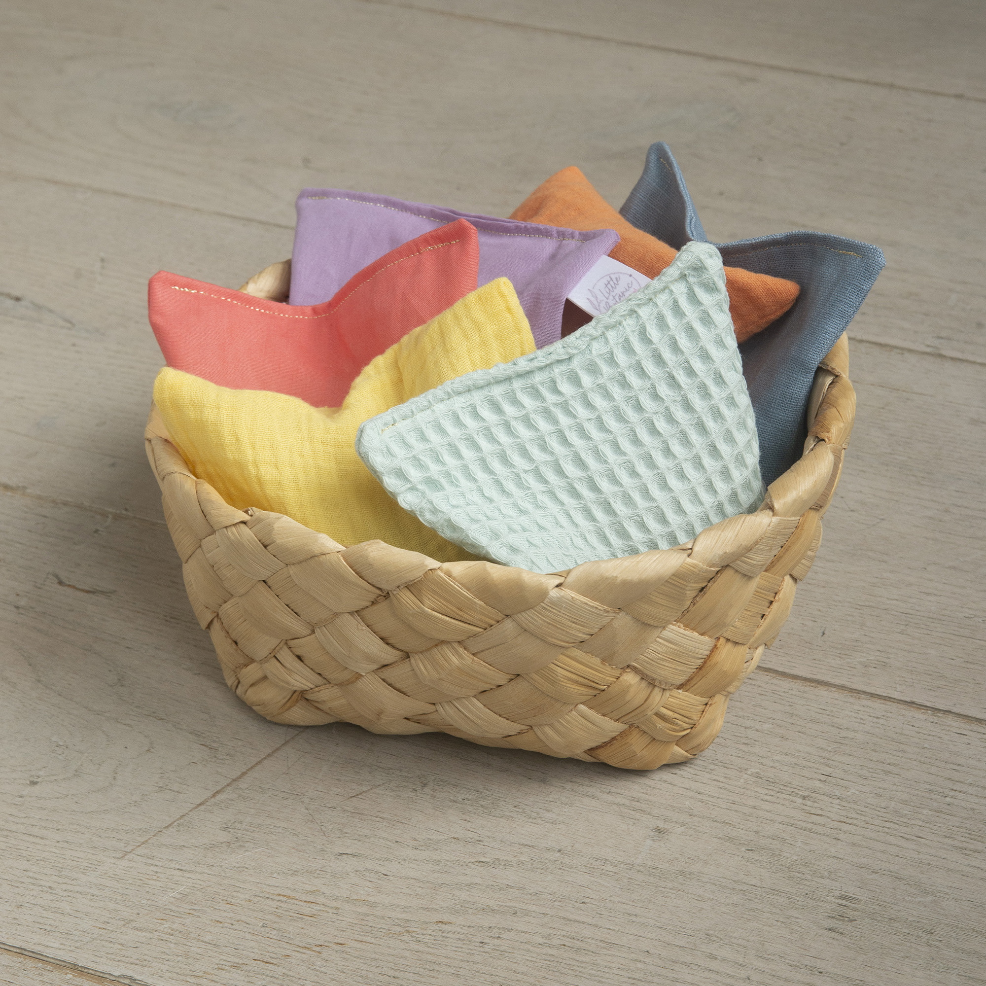 Sensorische-Pittenzakjes-sfeer-pastel-mand